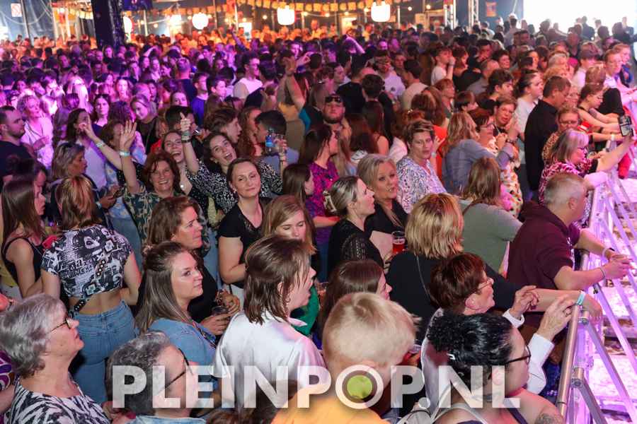 Publiek    Bezoekers (103)